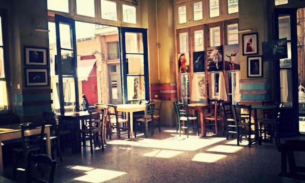 Ντεπόζιτο «έσκασε από το πουθενά» σε καφενείο θέτοντας σε κίνδυνο τους παρευρισκόμενους